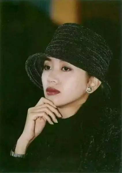 风华绝代的梅艳芳用生命告诉我们,最幸福的女人不是拥有盛世美颜