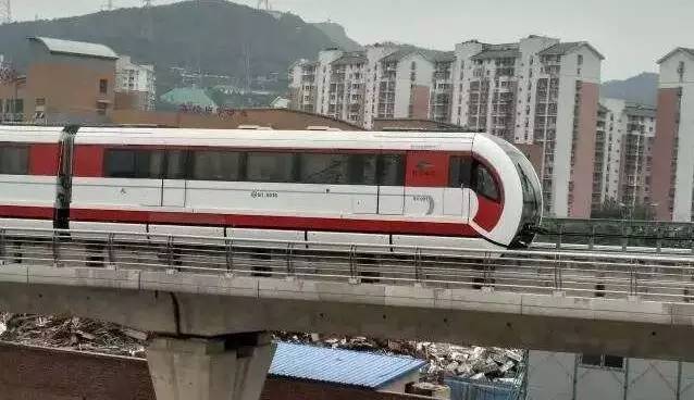 16区 | 北京首条磁浮s1线列车试跑,视频里的它跑起来帅呆了!
