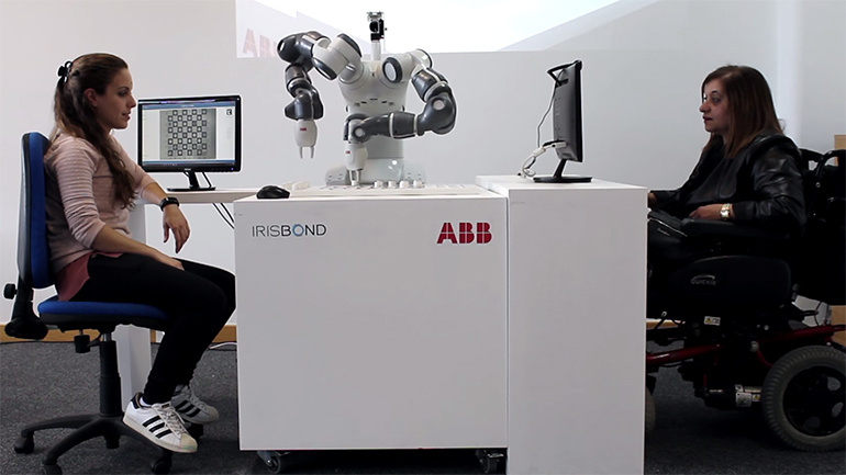 ABB联手Irisbond发明眼控机器人，让瘫痪病人用眼睛下棋