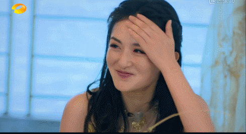 姜思达送谢娜礼物 娜姐人缘好到爆产后复工礼物收到手