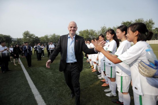 际足联主席因凡蒂诺访华 高度肯定中国足球改革