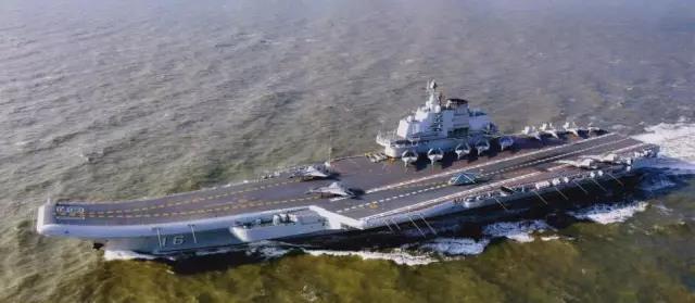 13架歼-15同框辽宁舰 预示中国航母多方进步