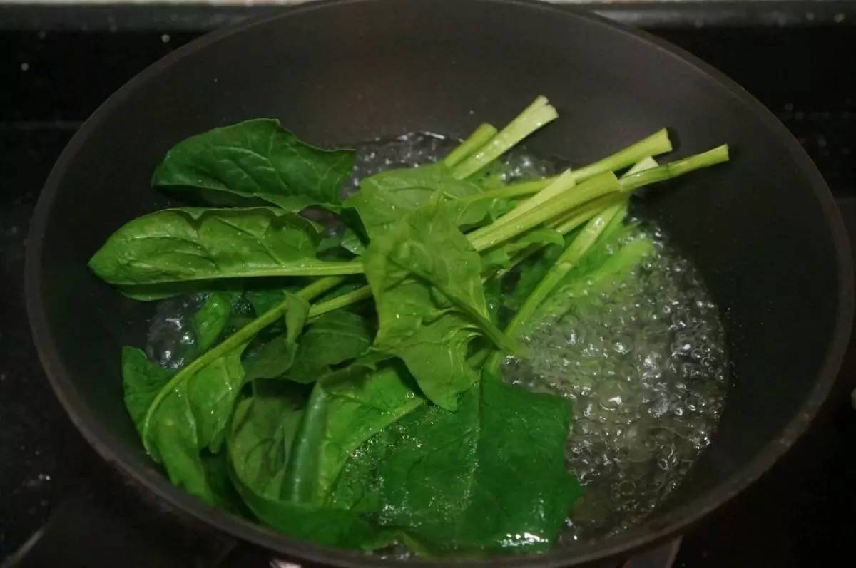 水煮菠菜怎么做_水煮菠菜的做法_豆果美食