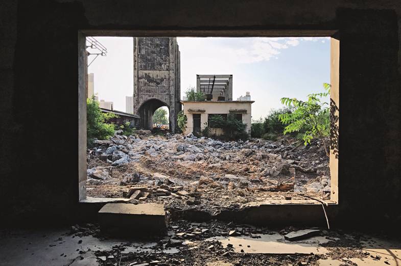 废墟摄影师：记录城市被遗忘的伤口，记录无限的时间