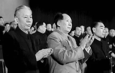 毛泽东对赫鲁晓夫下台的教训总结:“刘少奇必须下台”