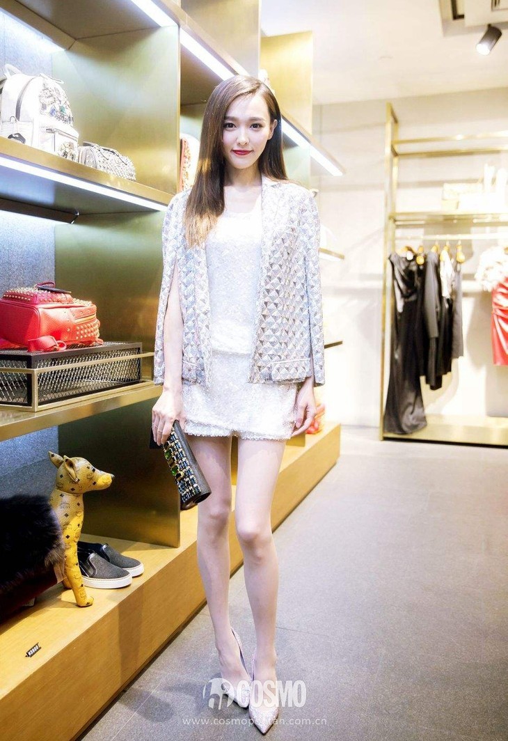 红人馆 | 我发现郑爽的漫画腿和小奶音,再次拔高