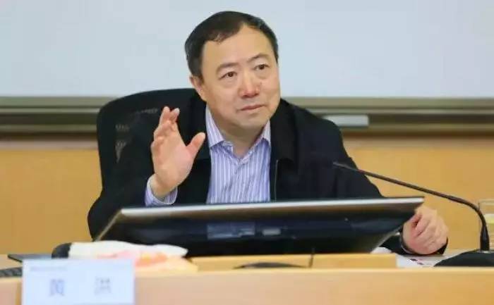 保监会副主席黄洪：金融体系失衡 保险成短板仅占6%