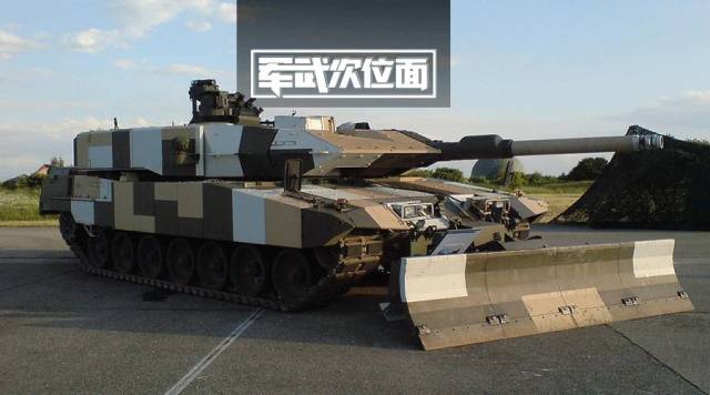 中国为何不引进优秀的豹2？日本人笔下中国豹2对抗苏军T72