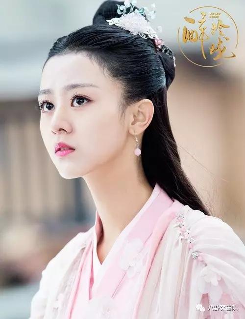 刘诗诗长相寡淡路人脸遭一众女配艳压,媒体还