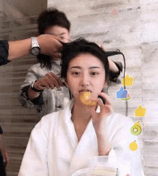比起PO美食晒吃不胖体质的她们 运动的女明星更可爱