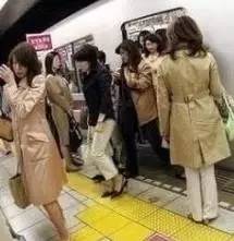 地铁设立女性车厢，防得住“咸猪手”吗？