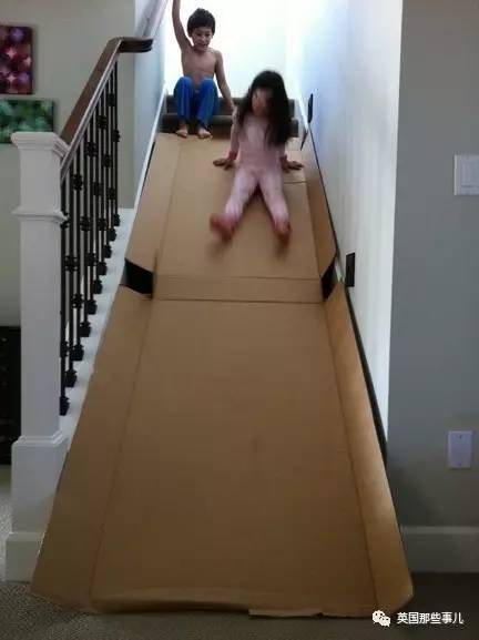 用大纸箱做一个滑滑梯