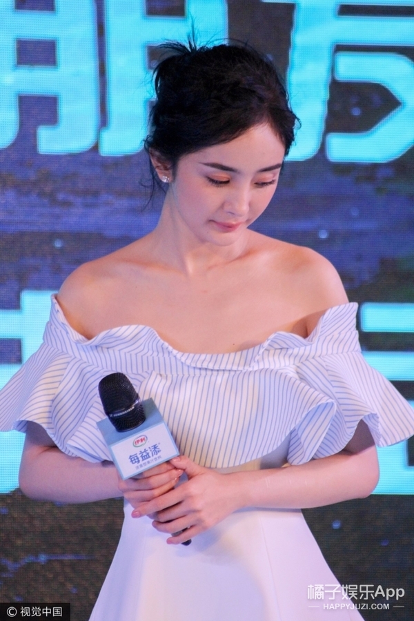 杨幂果真是带货女王,300元的连衣裙也能穿出少女感!