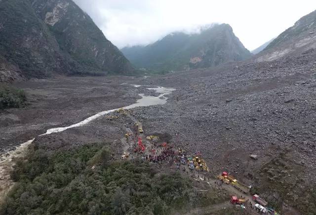 刚刚，茂县垮塌位置发生位移，所有救援人员紧急撤离