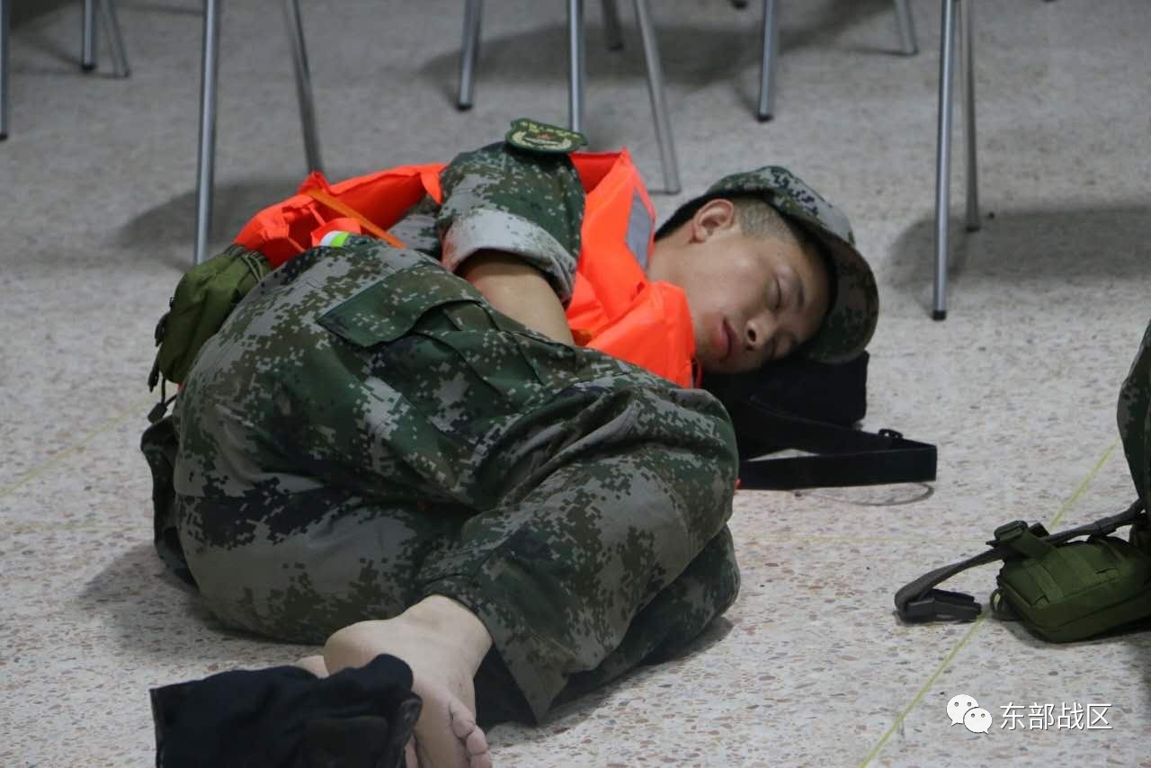 请记住抗洪救灾中这些温情故事和画面