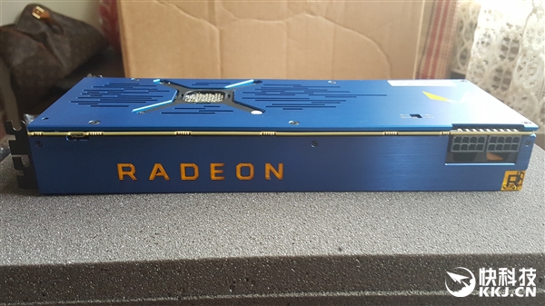 AMD Vega Frontier旗舰卡首发跑分：1万元换来这结果