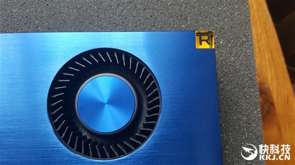 AMD Vega Frontier旗舰卡首发跑分：1万元换来这结果