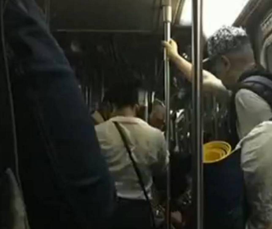 关注丨纽约地铁列车出轨 34人受伤！乘客拍下事发时画面