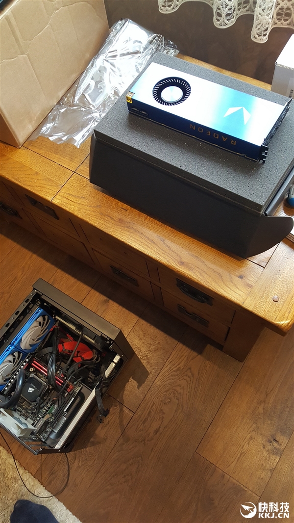 AMD Vega Frontier旗舰卡首发跑分：1万元换来这结果