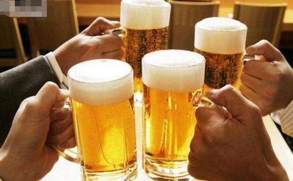 啤酒这样喝可以提高免疫力 这个国家已经申请了专利
