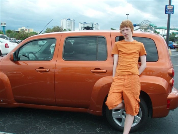 国外网友晒少时旧照 这画风也是没谁了