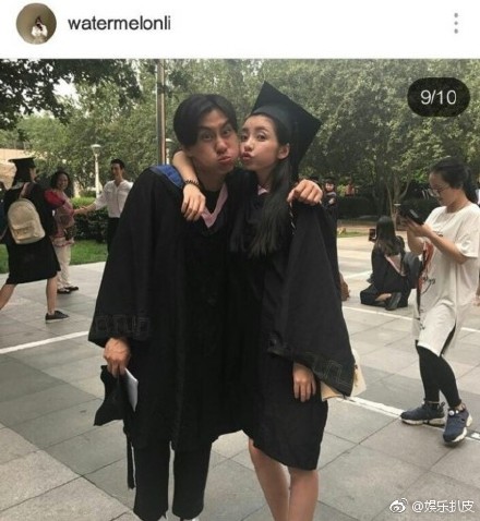 豆得儿晒毕业照，网友：难怪王思聪会和她在一起！