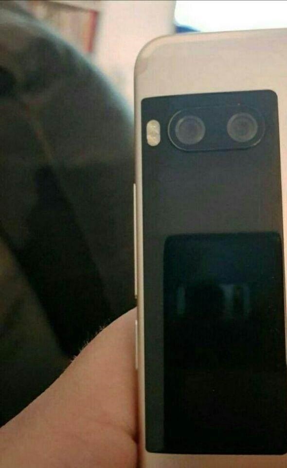 逆转!魅族新旗舰PRO7真机曝光:背后竟是彩屏