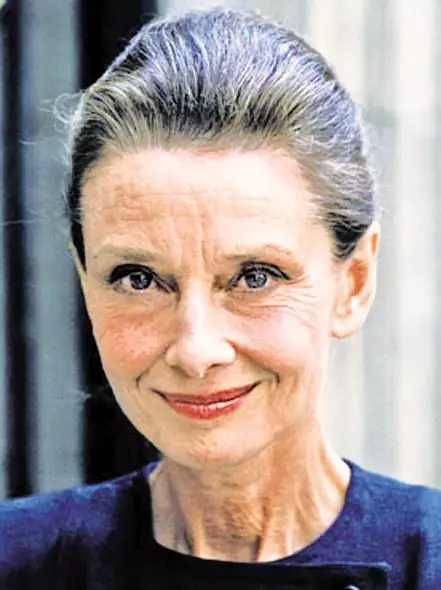 那个落入凡间的天使奥黛丽  赫本，原来与非洲有过这样美丽的故事……