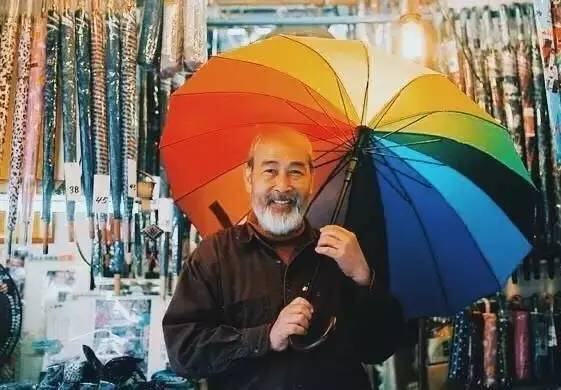 这个70岁老头默默修伞40年，留下10000份温暖记忆