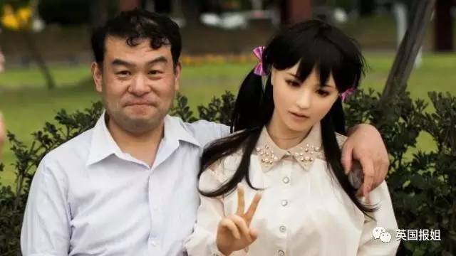 日本大叔要和娃娃过一辈子，甚至不惜抛妻弃子？