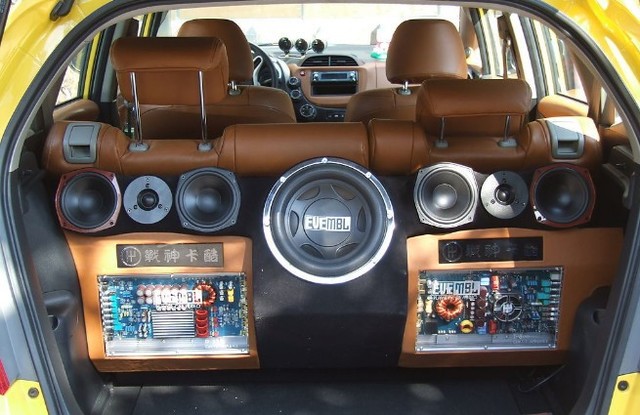 车载音响坏了怎么办？招招拯救你！  