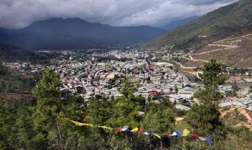 不丹人首次愤怒发声：印度用绳子套住了我们