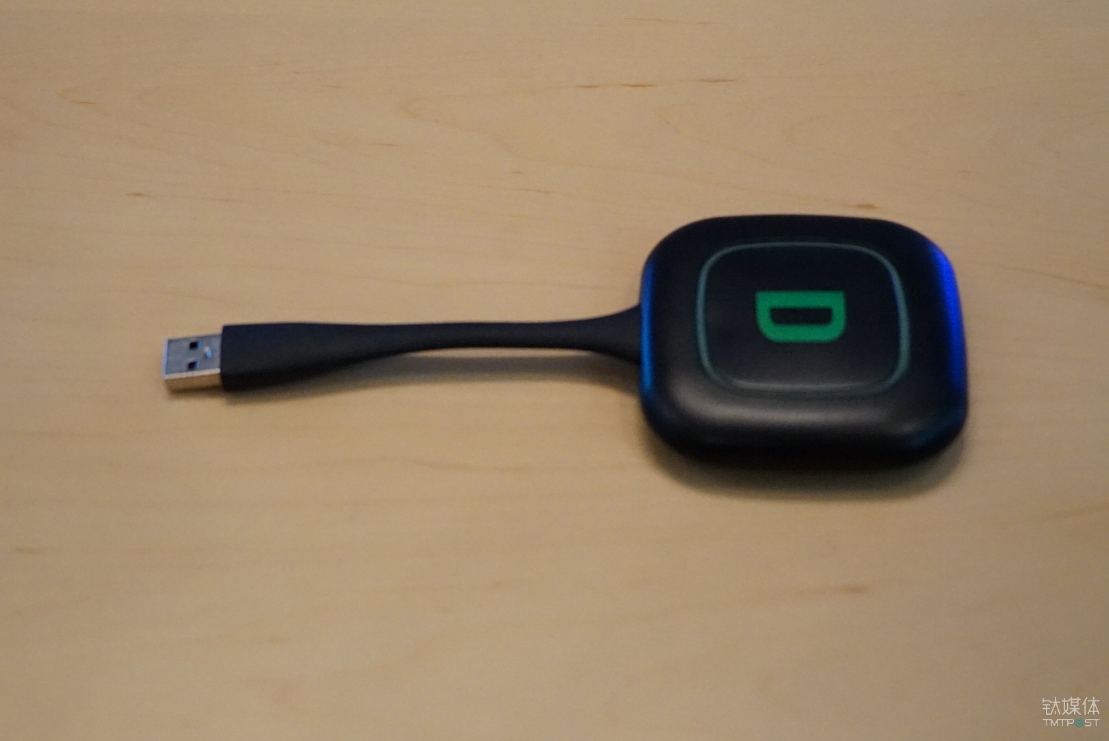 自带Win10系统、无线投屏,智能商务投影又迎