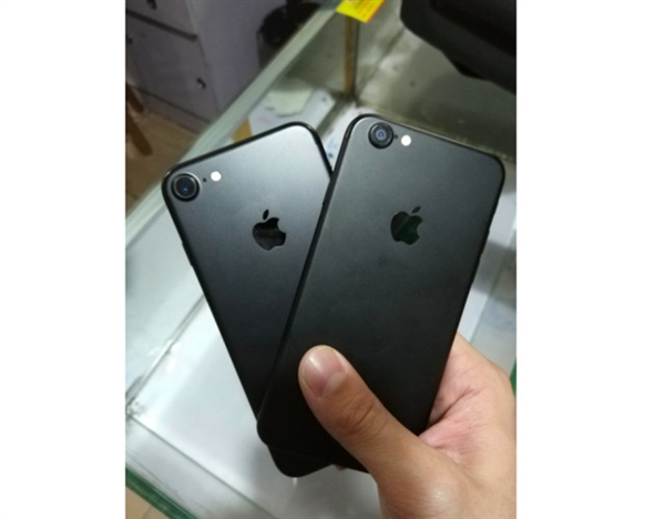 老外吃惊！中国店铺收300元将iPhone 6完美改成iPhone 7