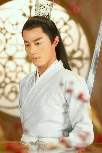 外国人评价吴彦祖太老,鹿晗太娘,只有郭德纲大