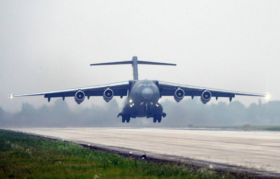 运 20飞机列装空军一年 胖妞 从能飞到能战