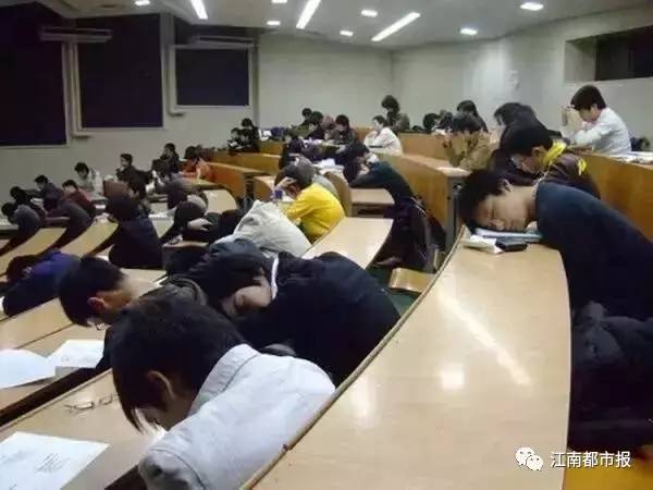 沉睡中的大学生：你不失业，天理难容！