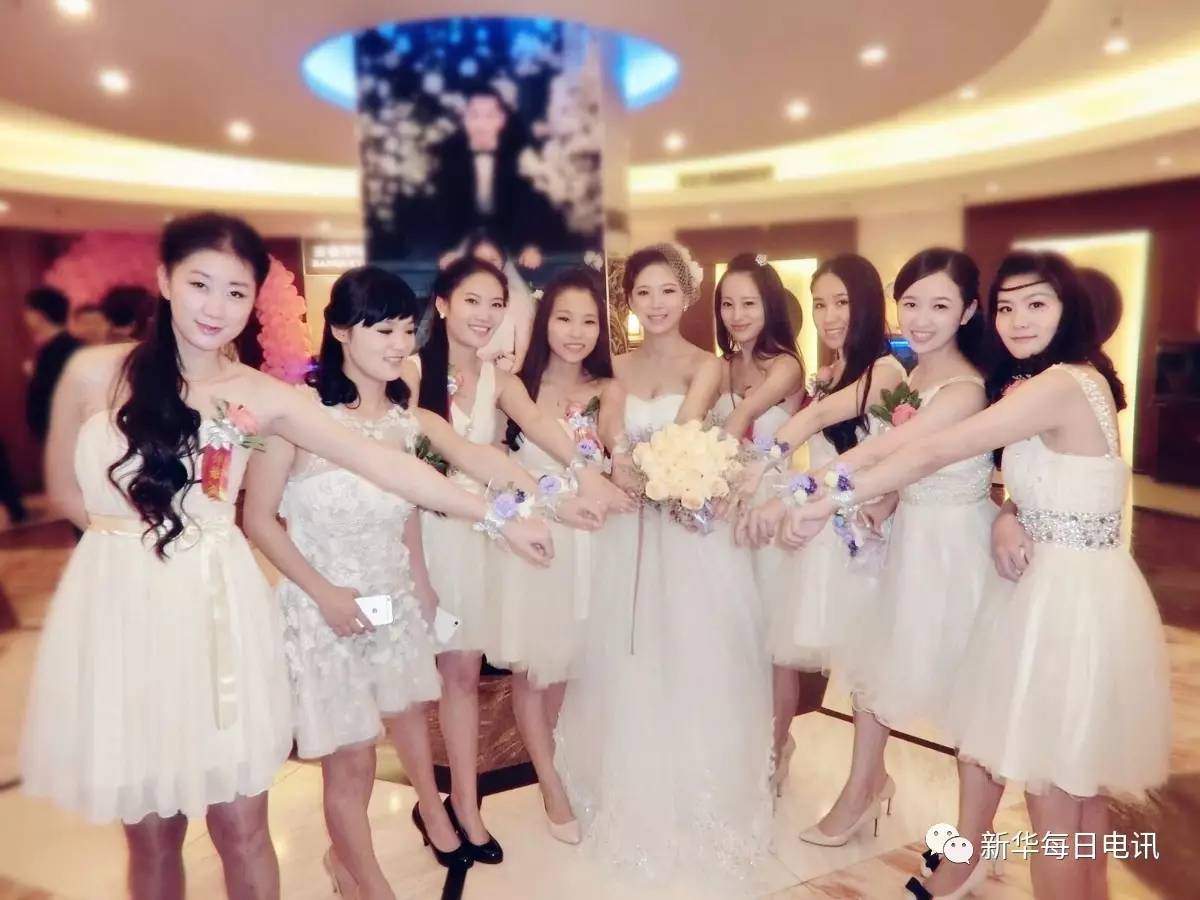 河南最大别墅村里的婚礼伴娘瞬间被喷成了冰雪公主-搜狐大视野-搜狐新闻