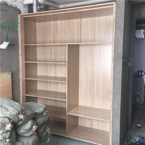 自己找木工打家具,还是买成品定制家具的好?