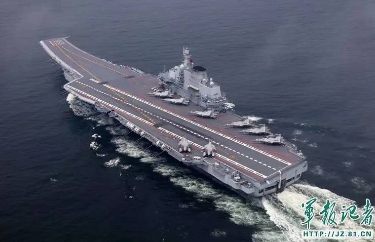 辽宁号航空母舰图片