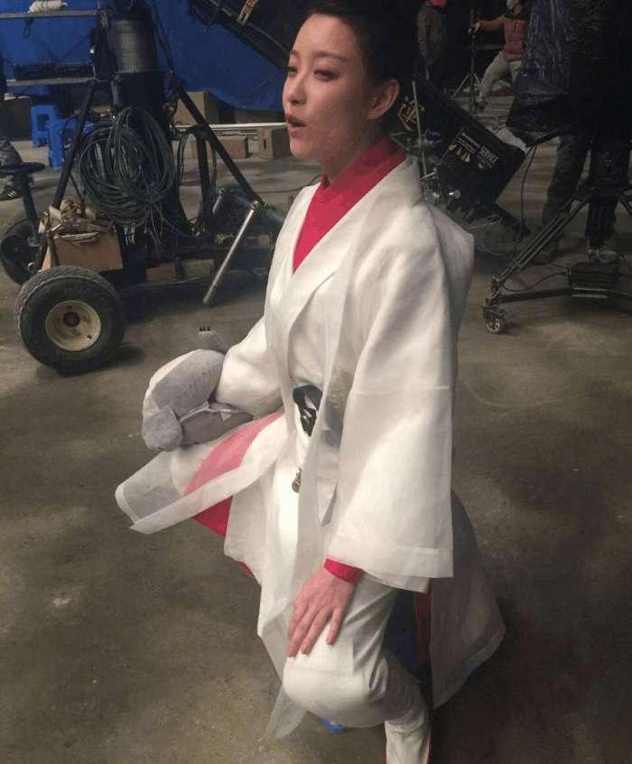 彭于晏连发九张宣传《悟空传》不带郑爽, 却被