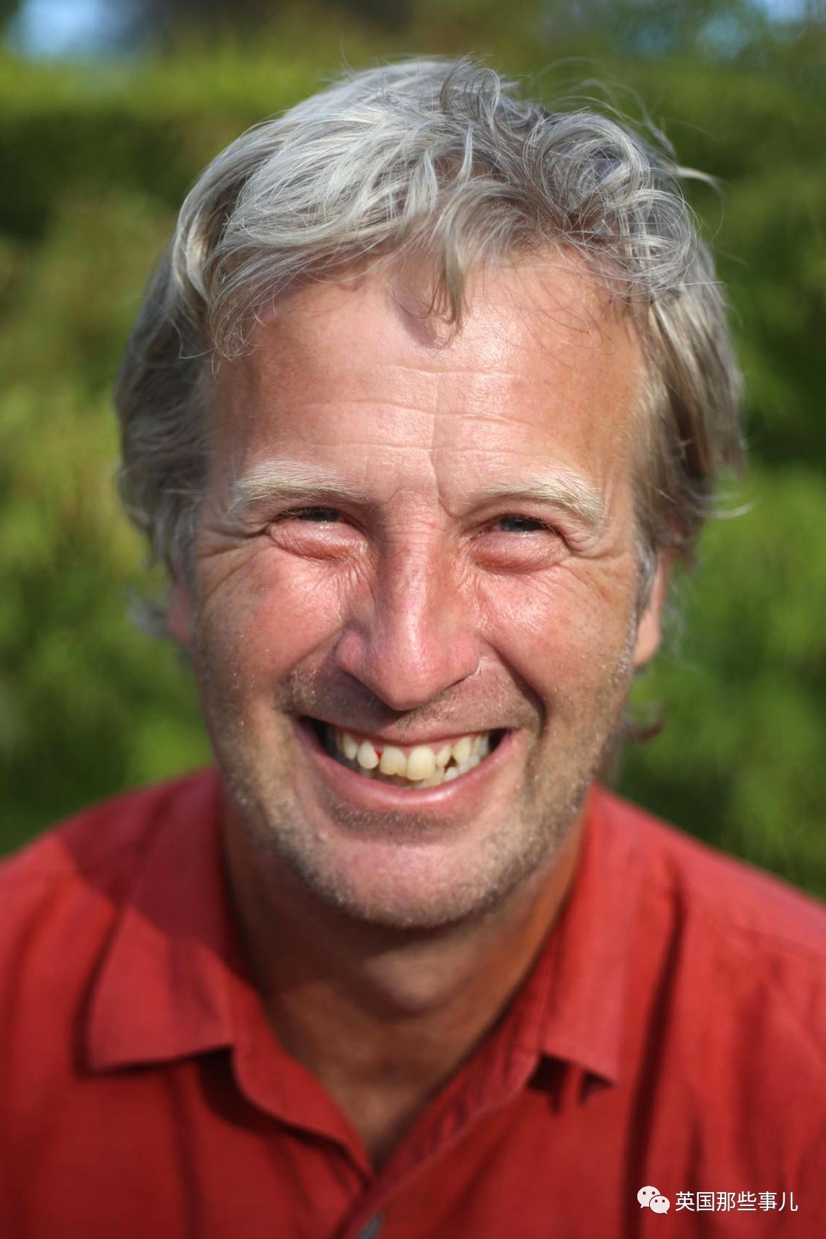 一群人帮一只猴子把这个摄影师告到破产_凤凰