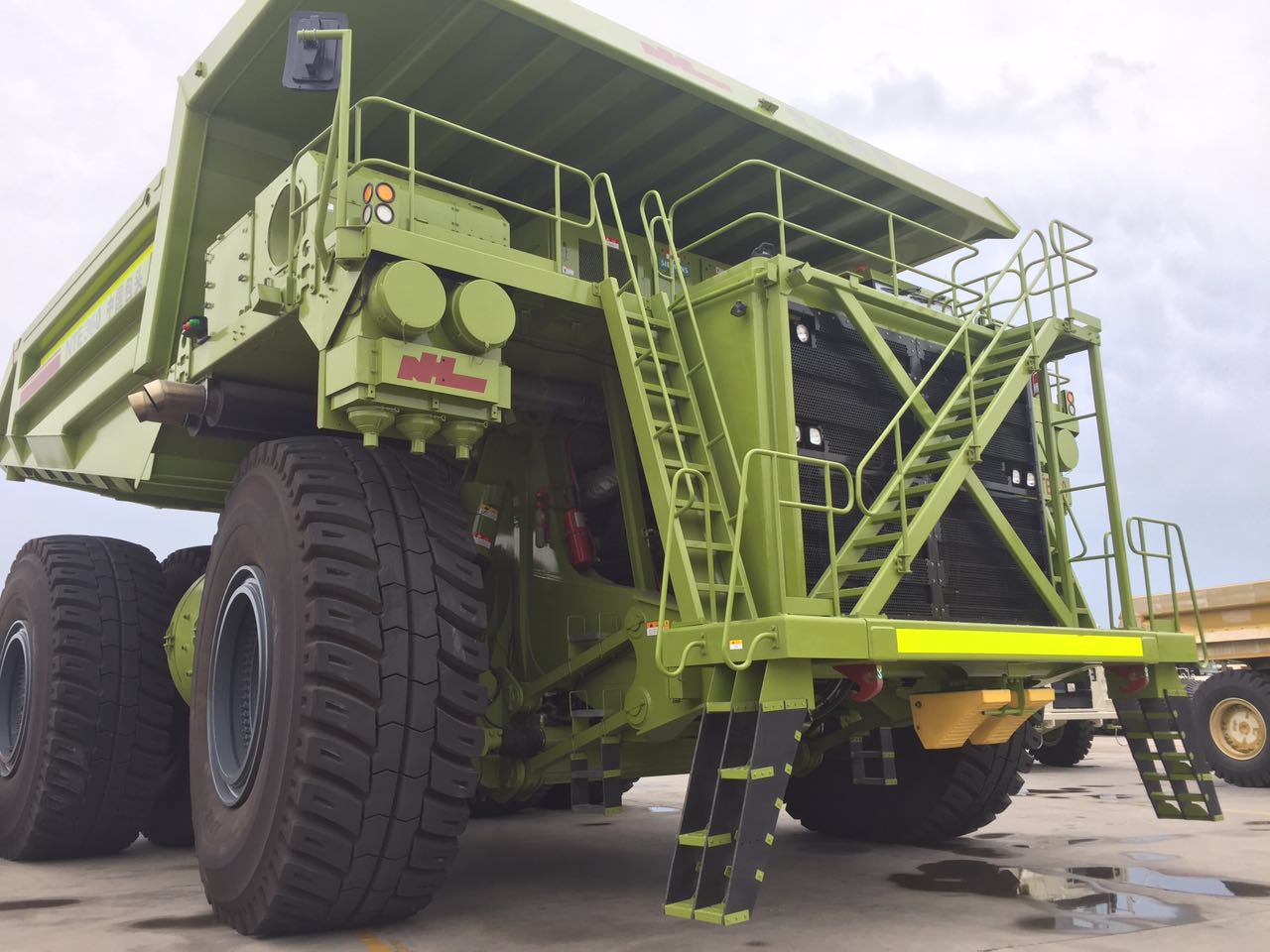 内蒙古 亮丽风景线]包头北方股份 巨无霸 矿车 