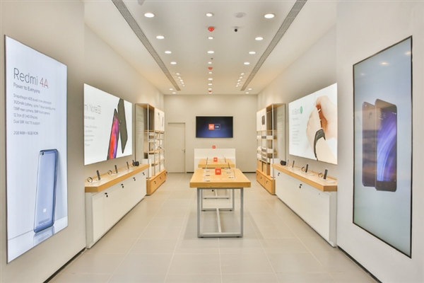 疯狂布局线下!一天小米之家8店同开:OV要小心了