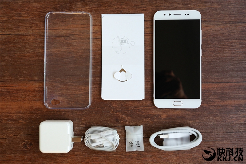 柔光双摄再升级!vivo X9s评测:抢眼的自拍表现