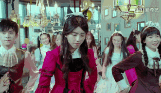 但如果你是薛之谦或是tfboys的粉丝,那么这部剧应该是个大