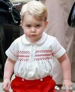 “你们都是乡巴佬”，嫌弃众生的乔治小王子4岁啦！