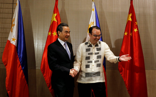 中国支持与菲律宾共同开发南海 呼吁对域外势力说“不”