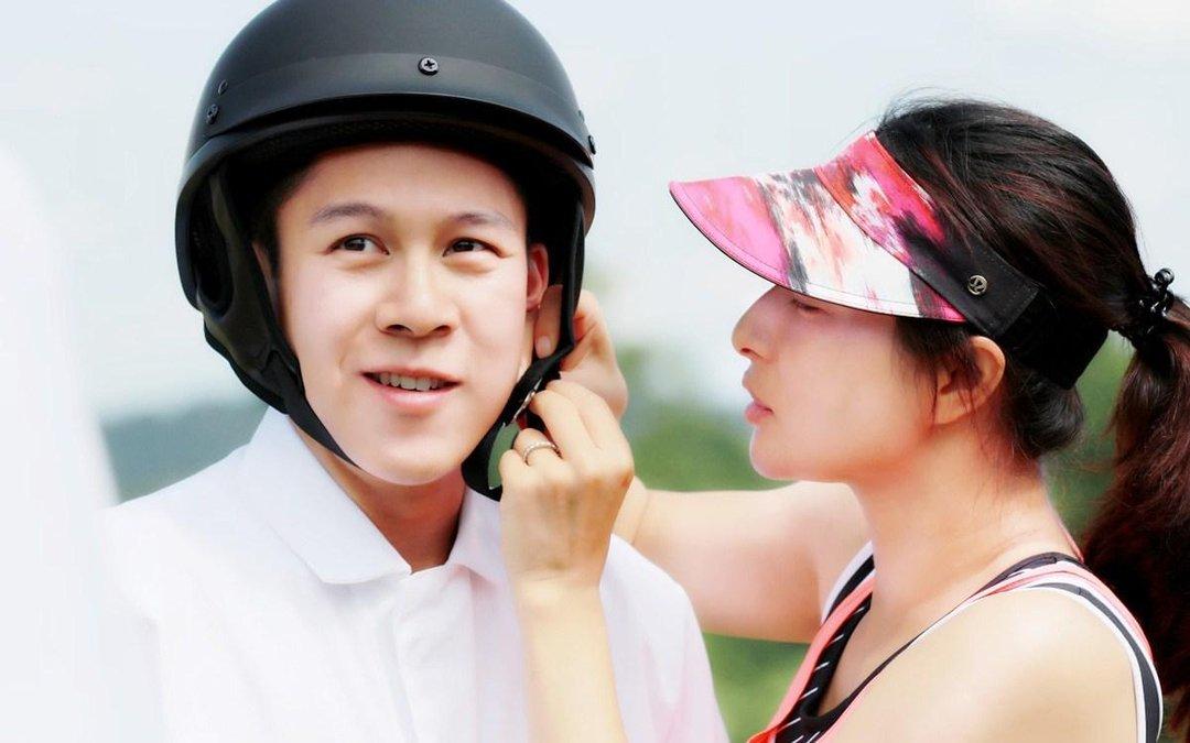 郭晶晶霍启刚|郭晶晶素颜出街似大妈无人识,霍启刚的表现让网友大呼