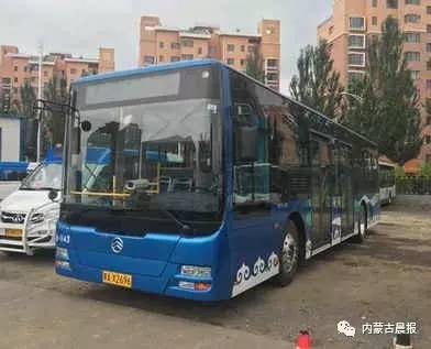 呼市二环快速路新增6辆大型电动公交车 允许乘客在车内站立